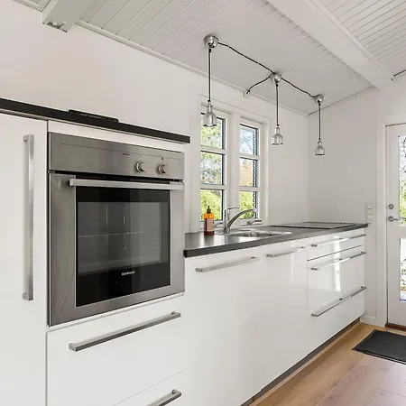 Charming Summerhouse Near And Hornbaek Feriehus *