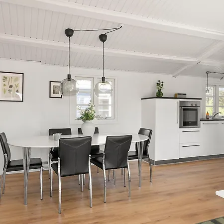 Feriehus Charming Summerhouse Near And Hornbaek *