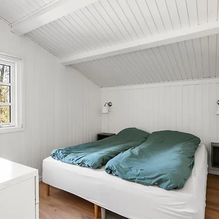 Charming Summerhouse Near And Hornbaek Feriehus
