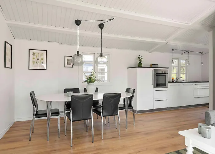 Charming Summerhouse Near Gilleleje And Hornbaek *